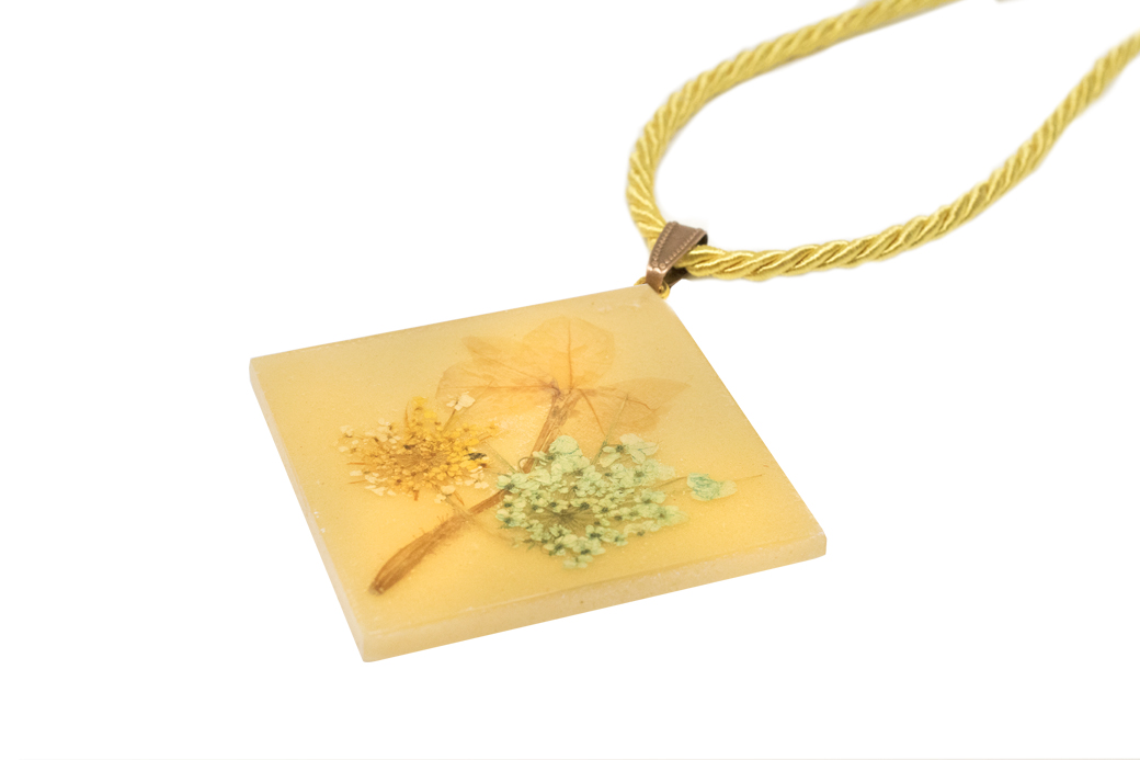 Collana Fiori Veri Rombo collana resina gialla e beige artigianale