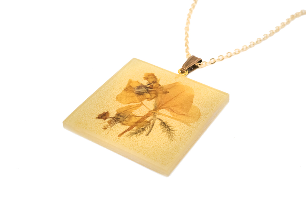 Collana Fiori Veri Quadro collana resina gialla