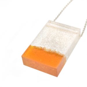 collana resina glitterata