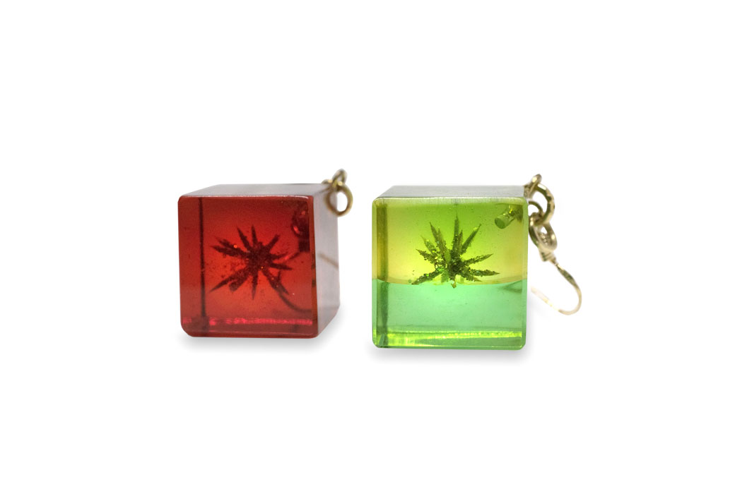 Orecchini Cubo Bicolor orecchini cubo rosso verde sicilia
